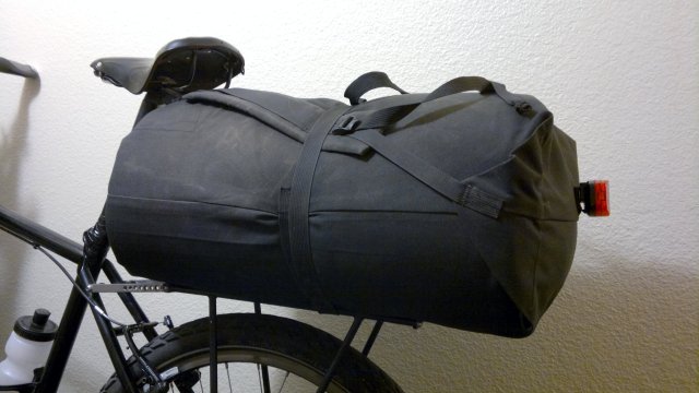 https://www.frankrevelo.com/hiking/sewing_bike_rackbag.jpg